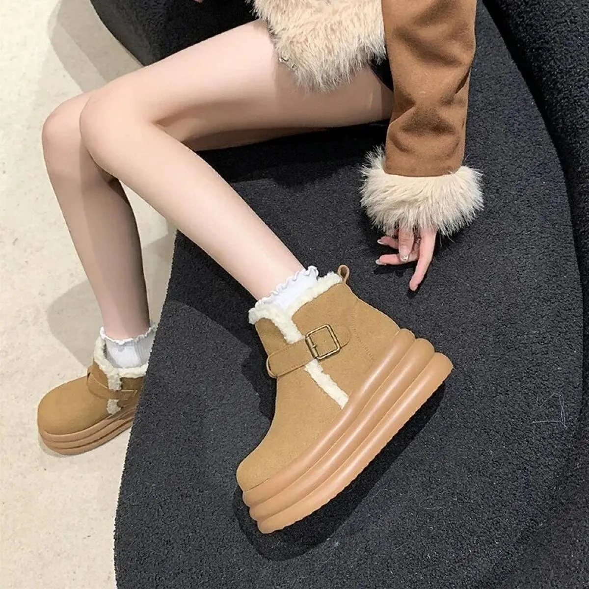 2024 nuovi stivali da neve di vendita caldi invernali stivali da alpinismo antiscivolo integrati in peluche da donna scarpe in c