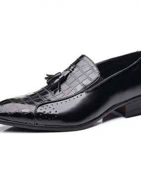 Nuove scarpe da sposa in pelle con nappe in coccodrillo a punta di design per mocassini casual da uomo Abito formale da lavoro Z